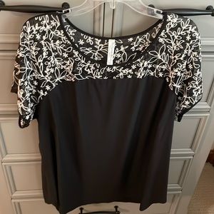 Short sleeve blouse. 3X